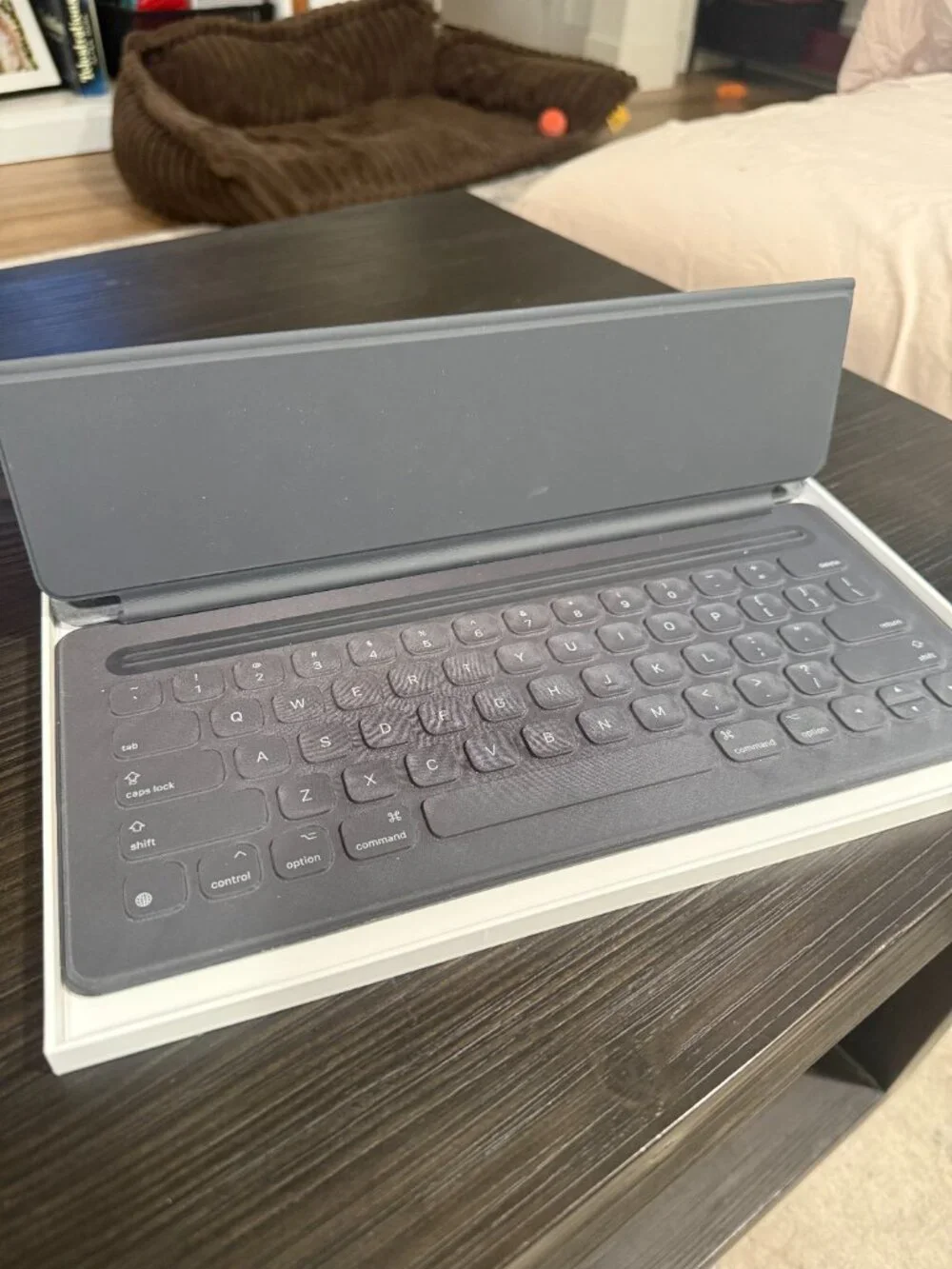 Apple Smart Keyboard for the 12.9-inch iPad Pro (1st or 2nd generation).