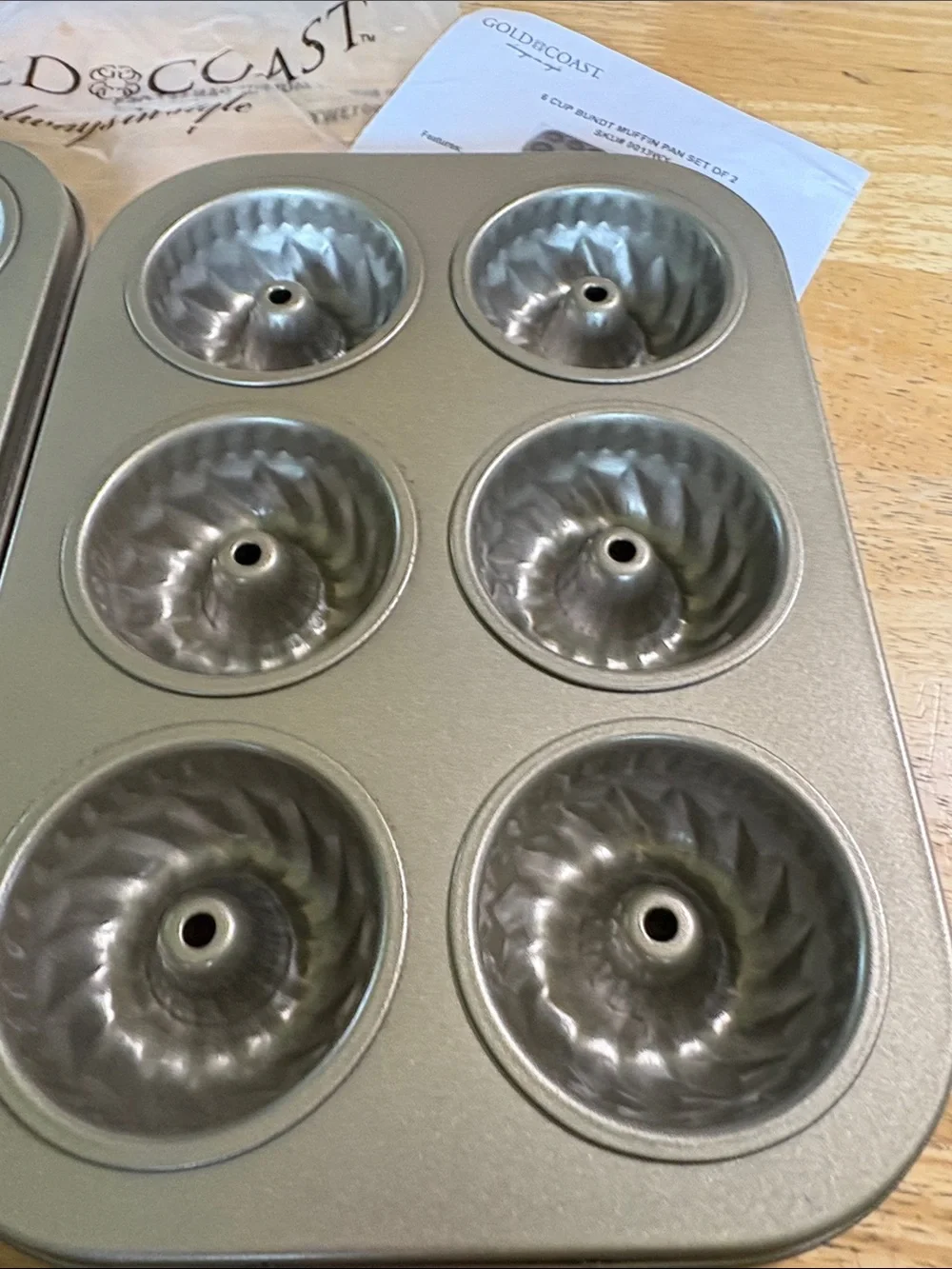 Gold Coast Metallic Nonstick 6-Cup Mini Bundt Pan Set - Champagne