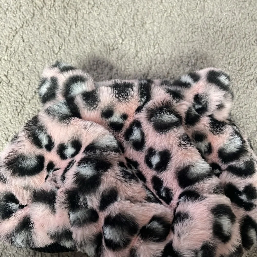 Gymboree 2023 2 Piece Girls Pink Leopard Print Fur Jacket & Hat | Size 2T