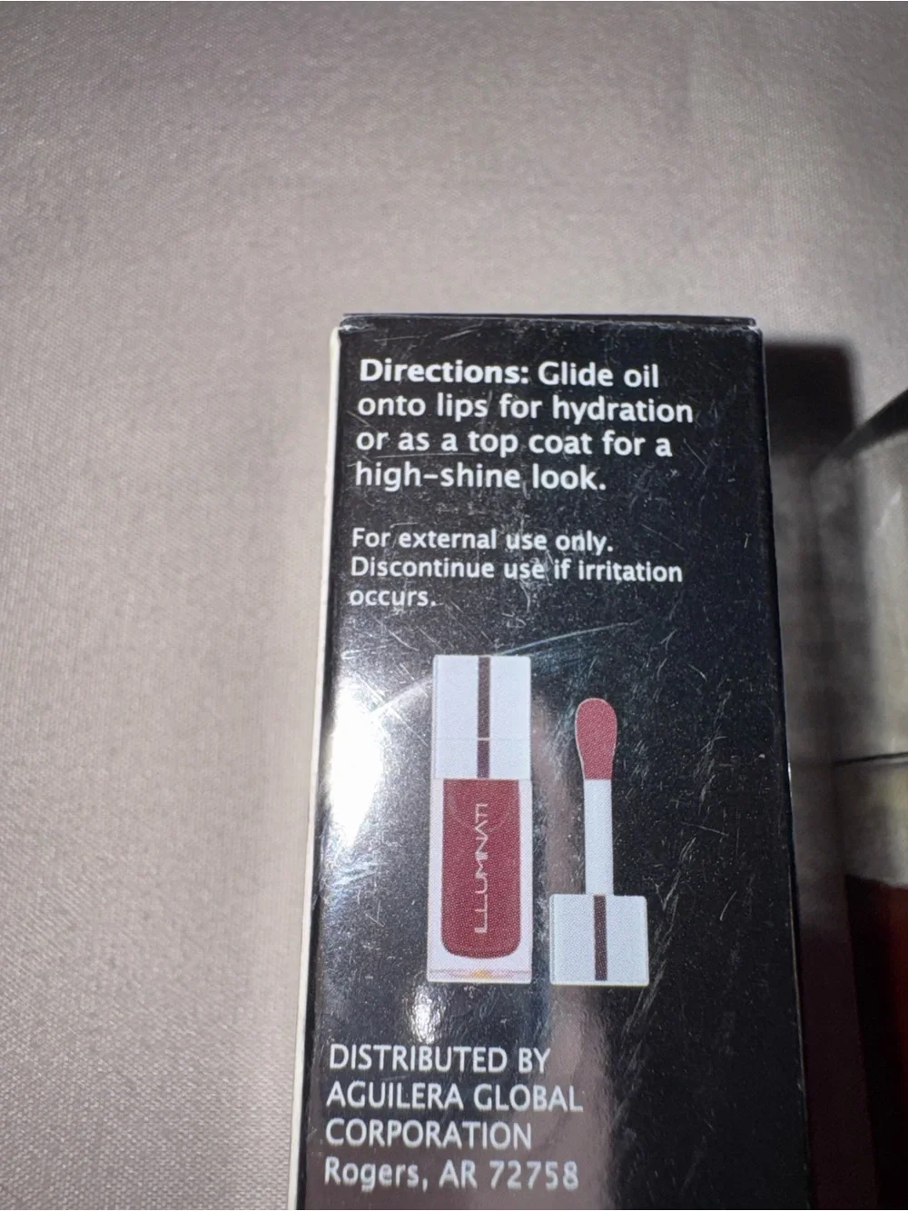 ILLUMINATI Tinted Glowing Lip Oil in Walnut, NEW in Box!