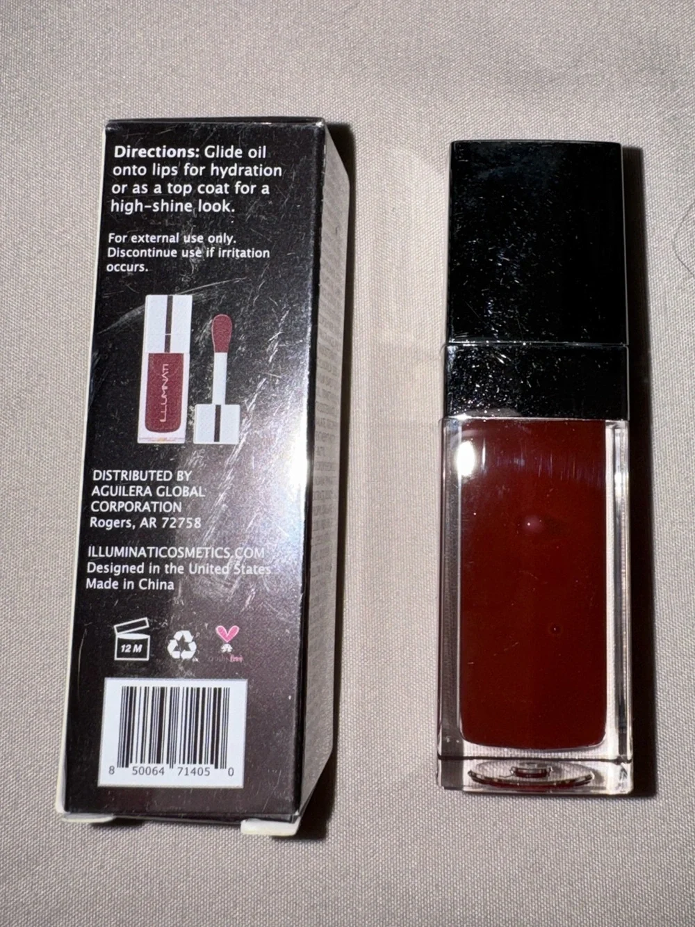 ILLUMINATI Tinted Glowing Lip Oil in Walnut, NEW in Box!