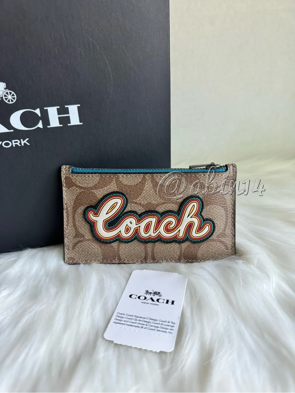 Coach zip card