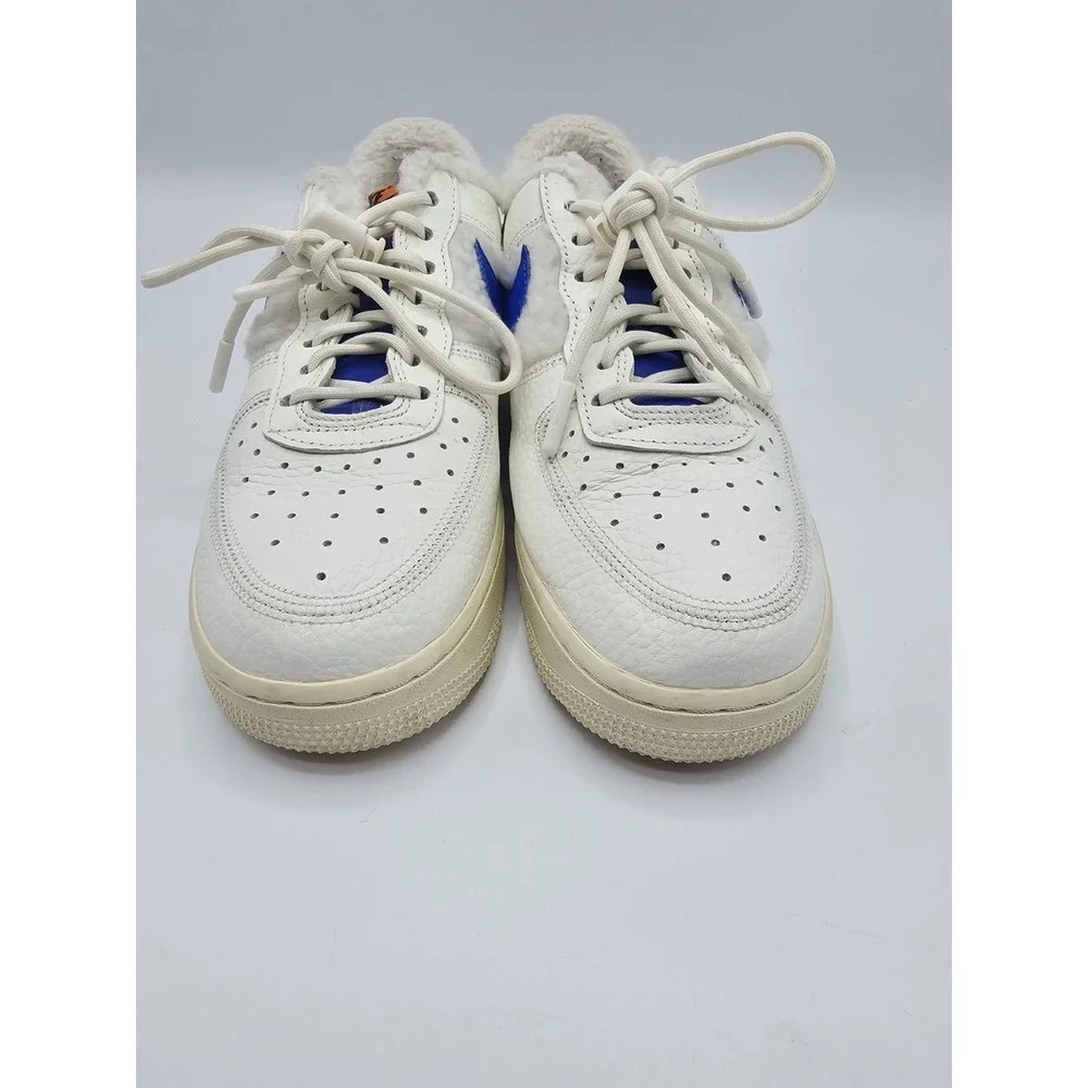 Nike very clean