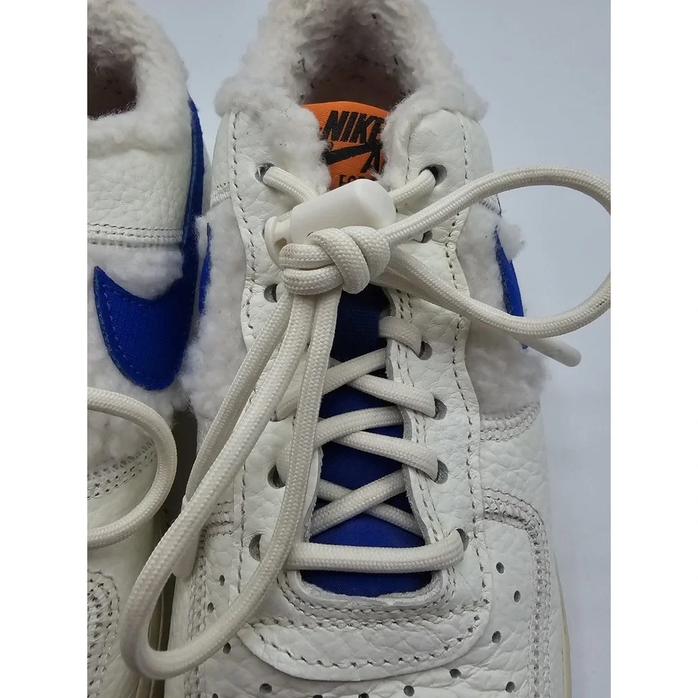 Nike very clean