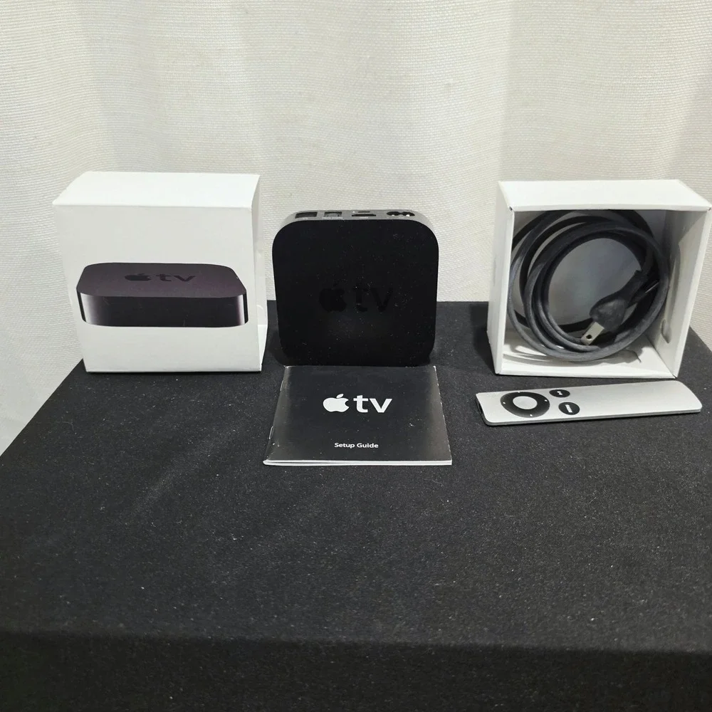 Apple TV Media Streamer with Box 2nd Generation A1378 MC572LL/A Black 720p HD