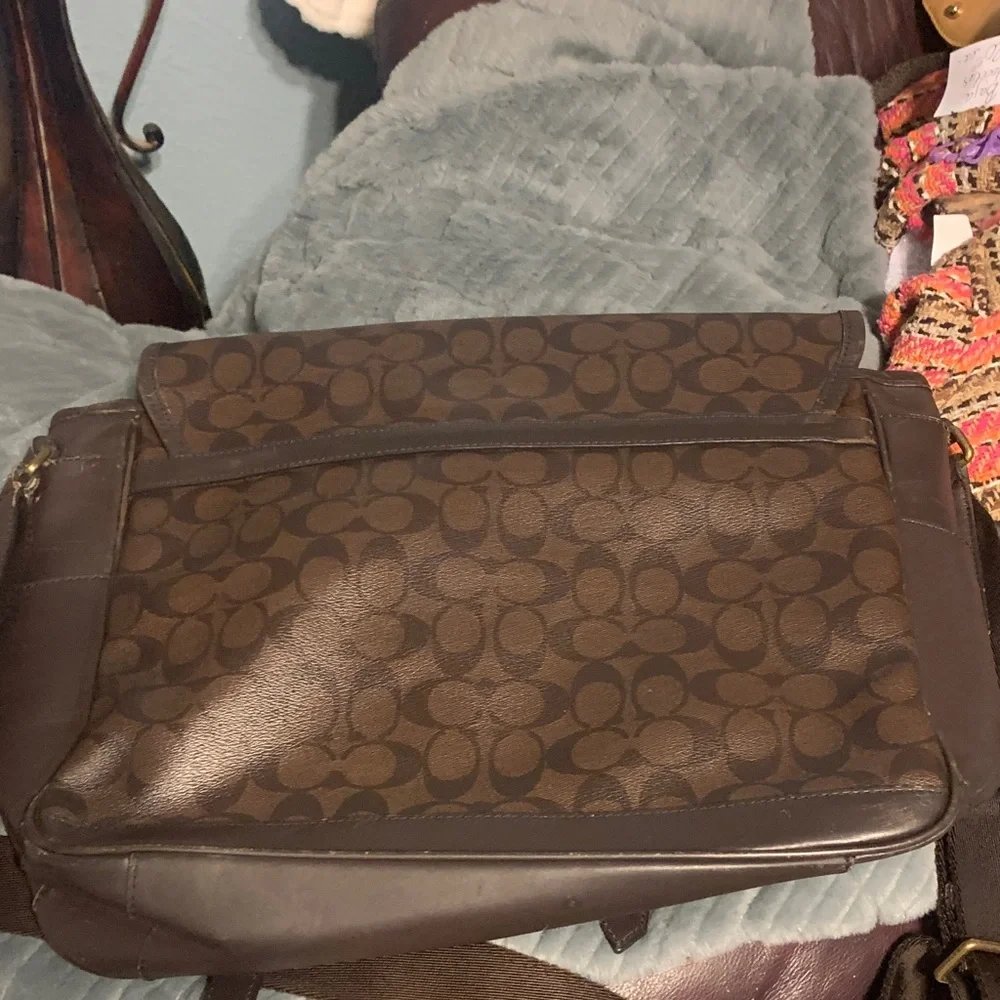 Coach classic messenger