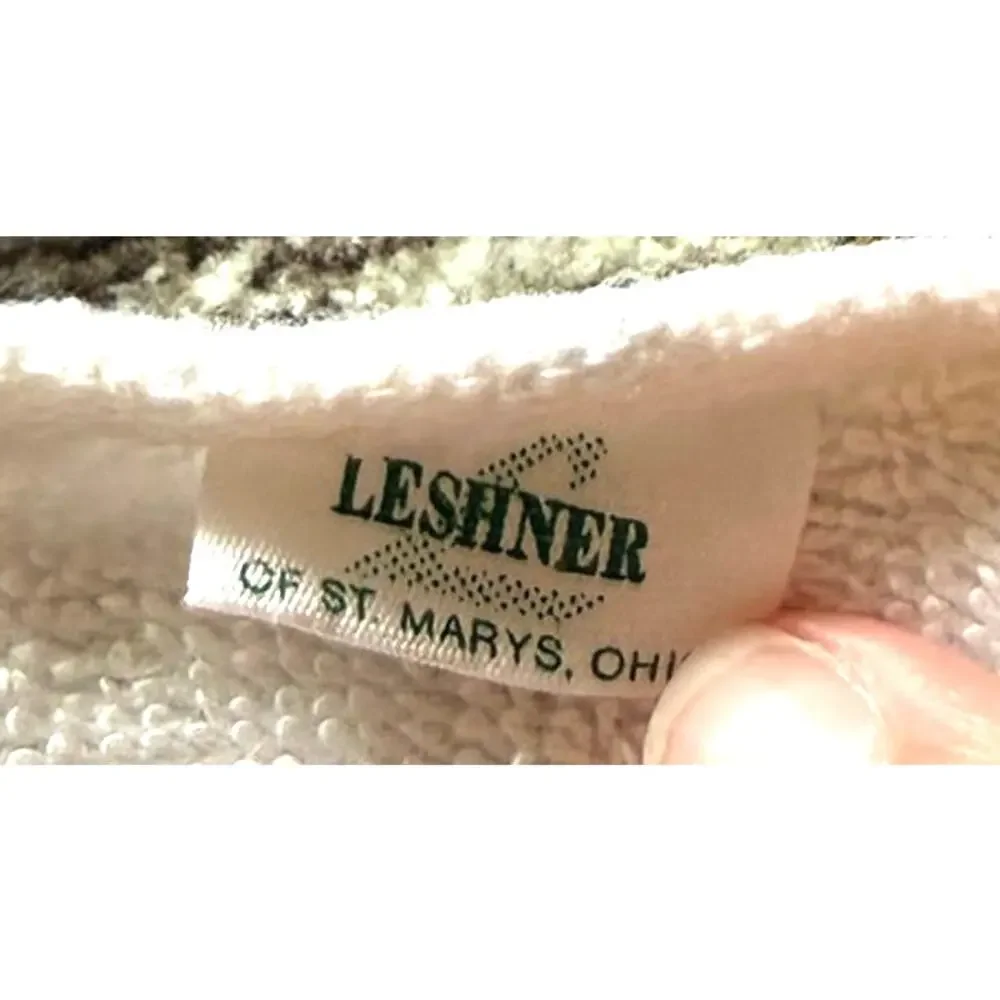 Leshner towel hand flour
