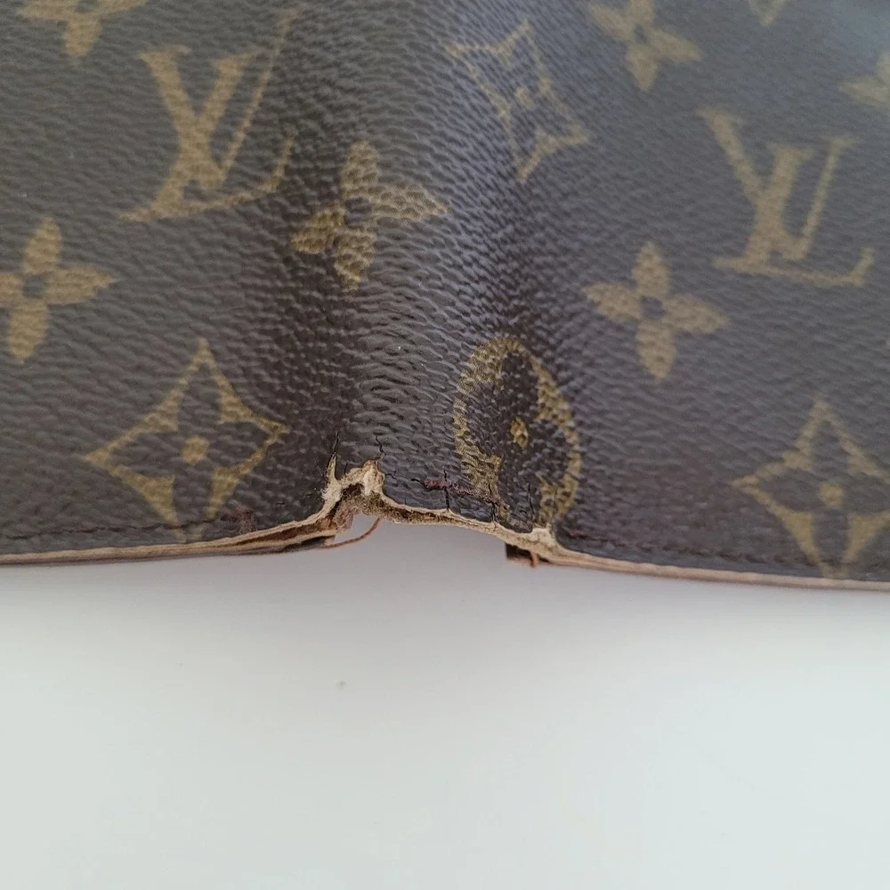 Louis Vuitton accessory wallet