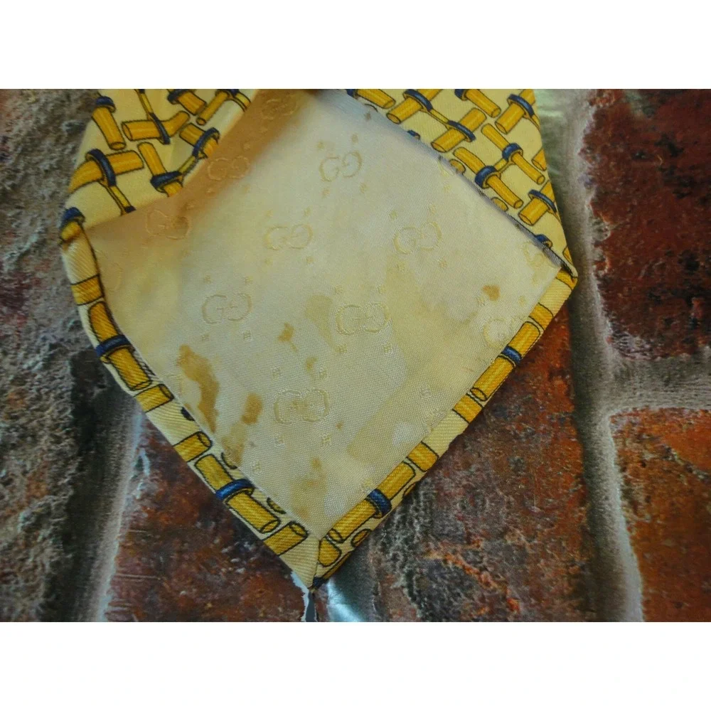 Gucci made in Italy 100% silk‎ neck tie golden yellow & blue design STAINING