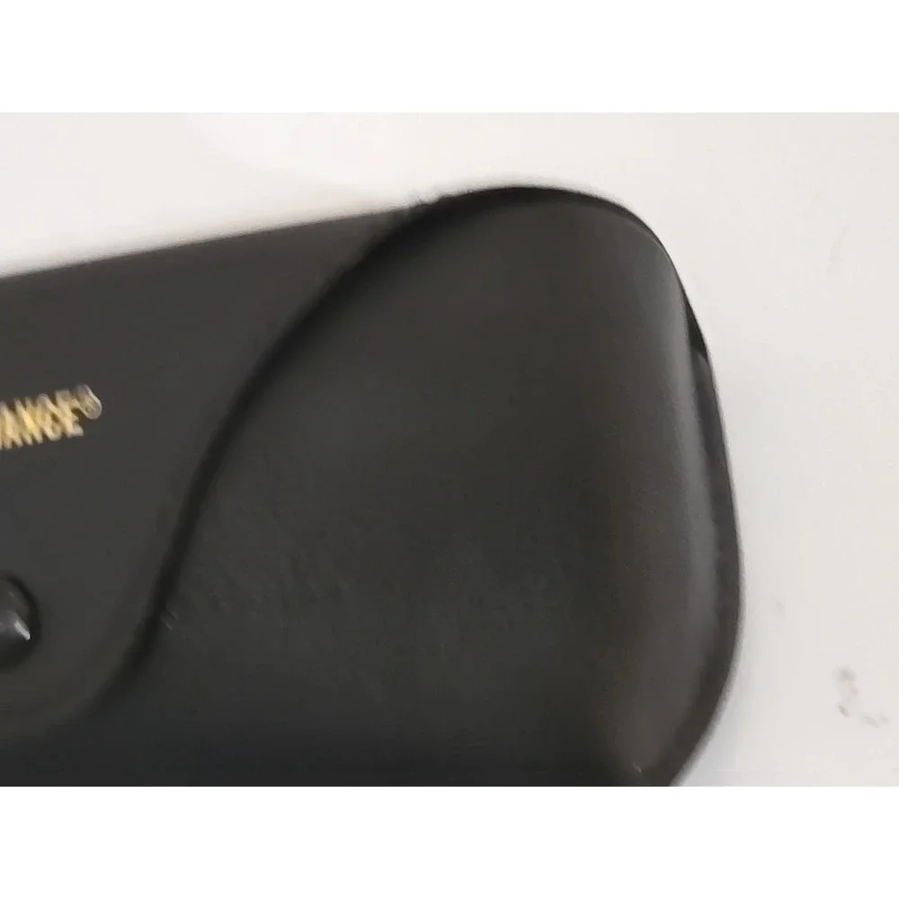 Ray-Ban boutique detail