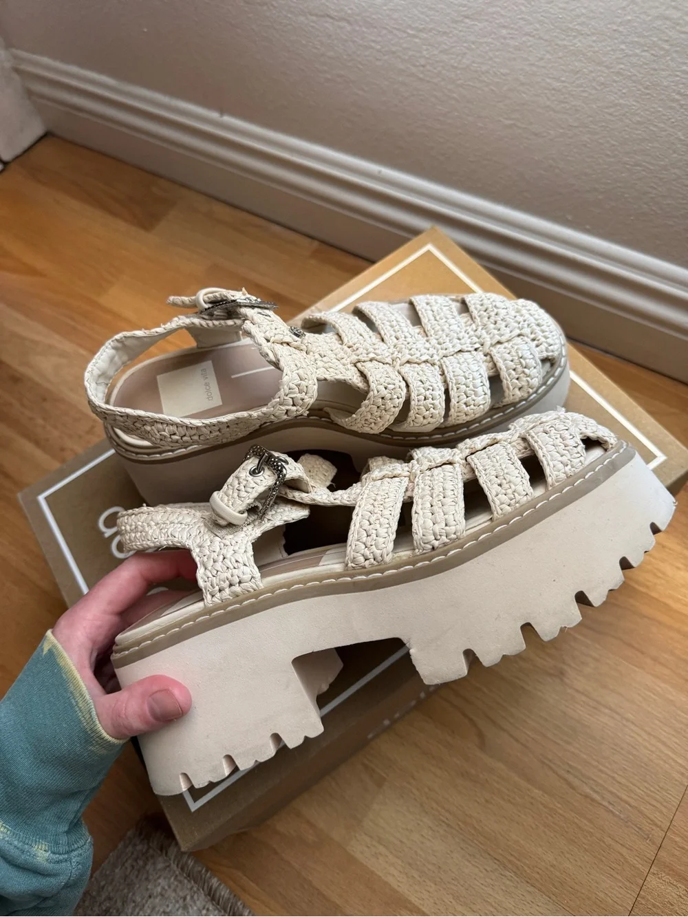 Dolce Vita breathable woven