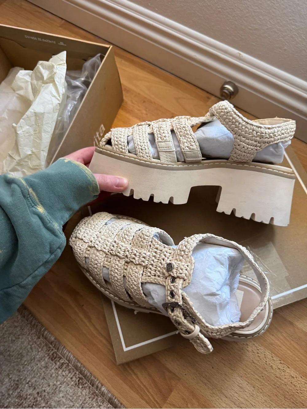 Dolce Vita breathable woven