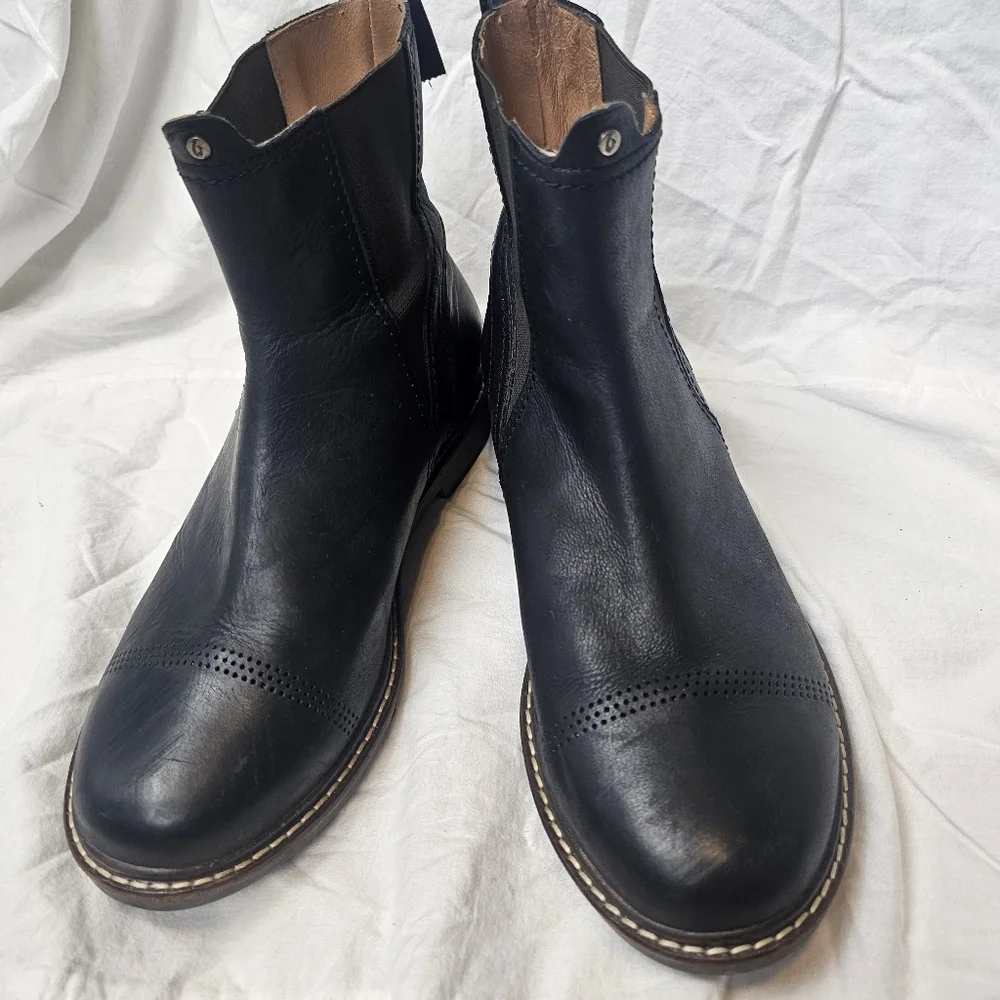 OluKai Men's Leather Makaloa Chukka Chelsea Black Boots 8.5 READ DESCR. Flaw‎