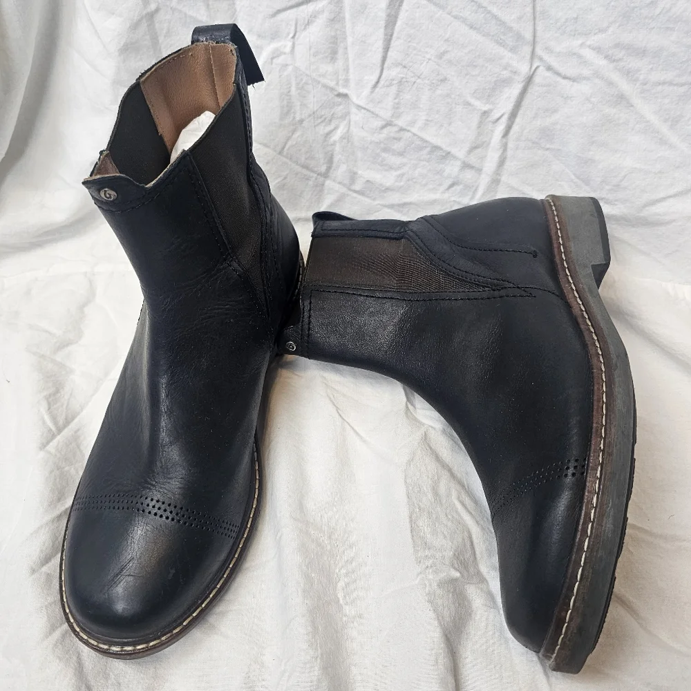 OluKai Men's Leather Makaloa Chukka Chelsea Black Boots 8.5 READ DESCR. Flaw‎