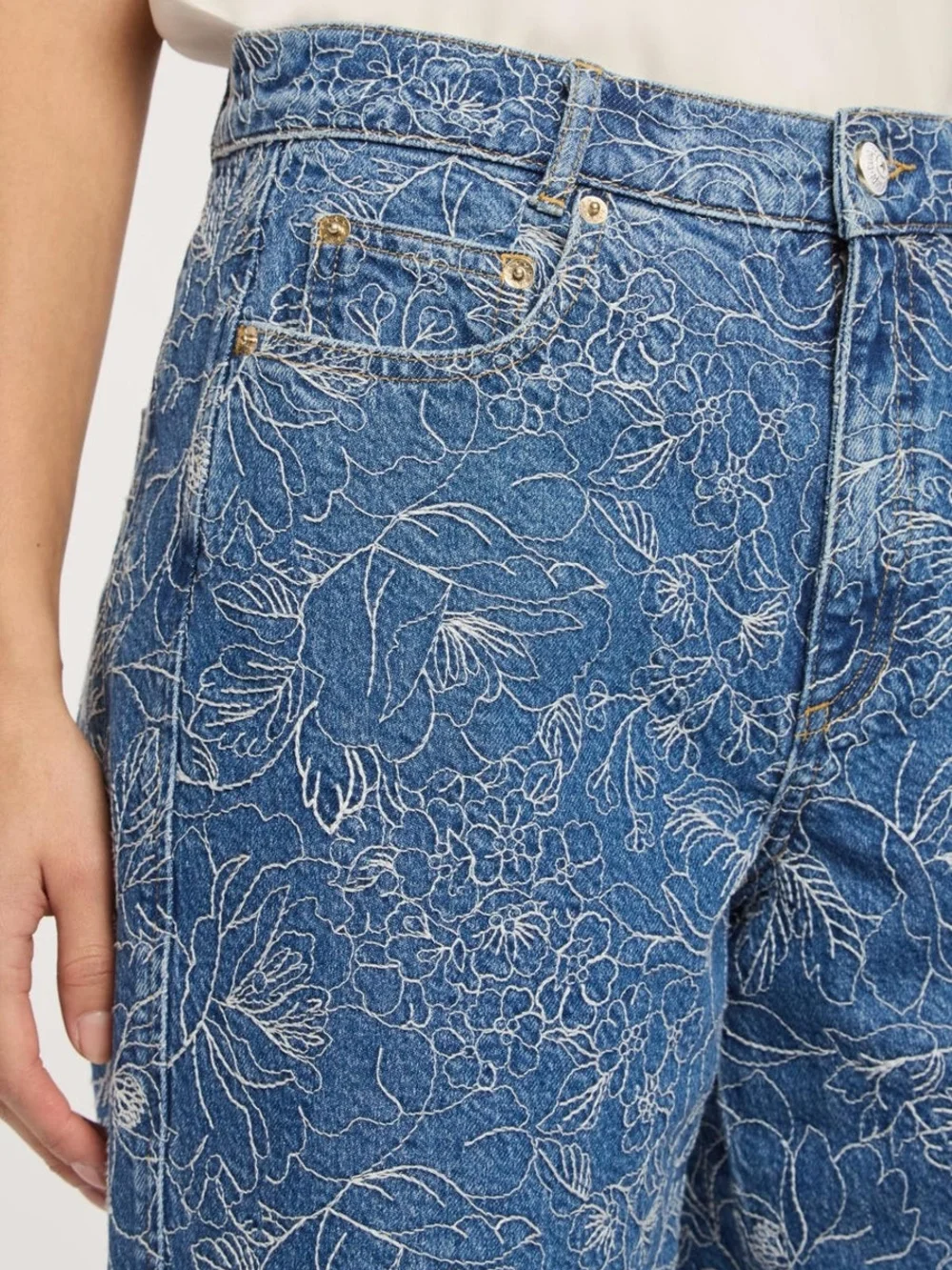NWT 5a7 Cinq a Sept Garden Doodle Betsy Jean Short Size 4 Salt Breeze/white