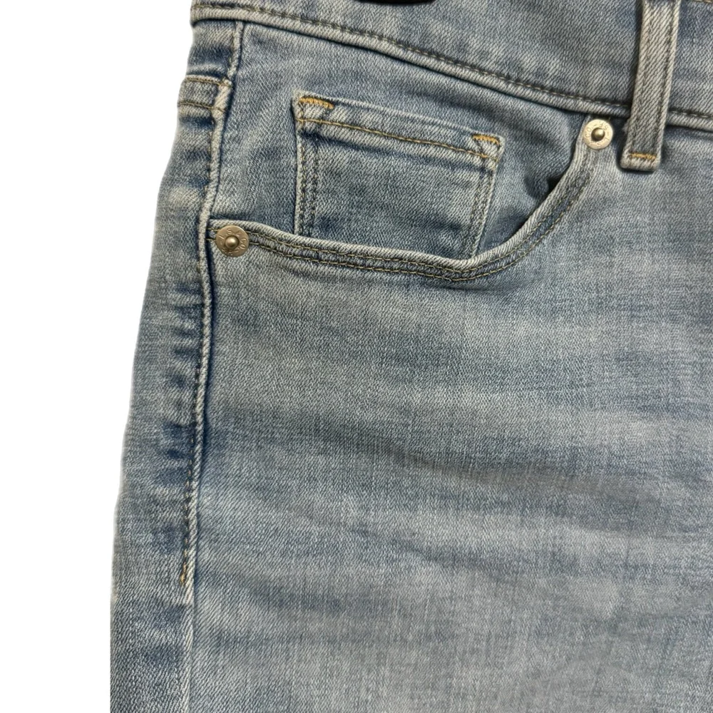 Levi’s Women's Premium Bermuda Shorts Size 27