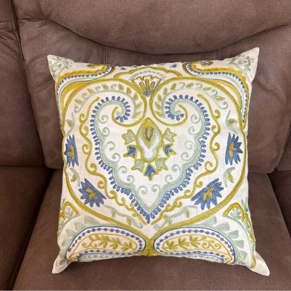 Pier 1 Imports Embroidered Throw Accent Decorative Single Pillow 17x17‎ Ivory