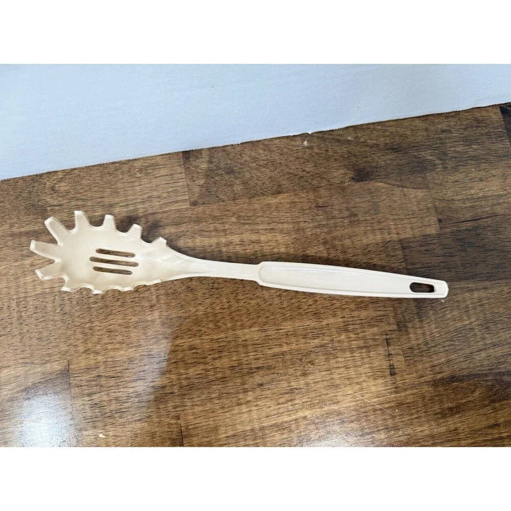Ekco beige plastic