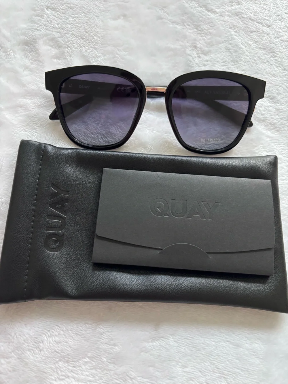 QUAY AUSTRALIA Act Natural Black Gold Polarized Square Sunglasses and Case--NEW