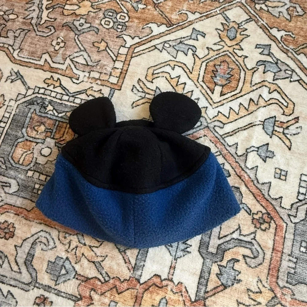 Vintage Disney Mickey Mouse fleece winter hat