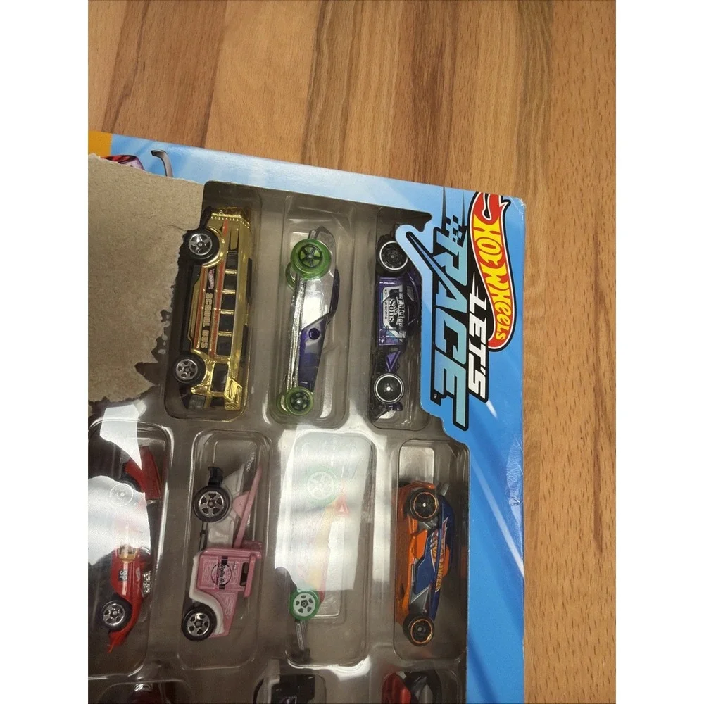 Hot Wheels Let's‎ Race 10 Pack Mattel GT Scorcher Street Shrieker Gotta Go Cars