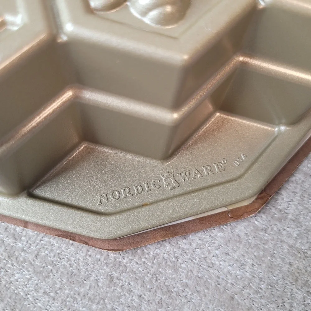 Nordic Ware Pull Apart Beehive Bee Hive Honeycomb Cake Pan Williams Sonoma NEW