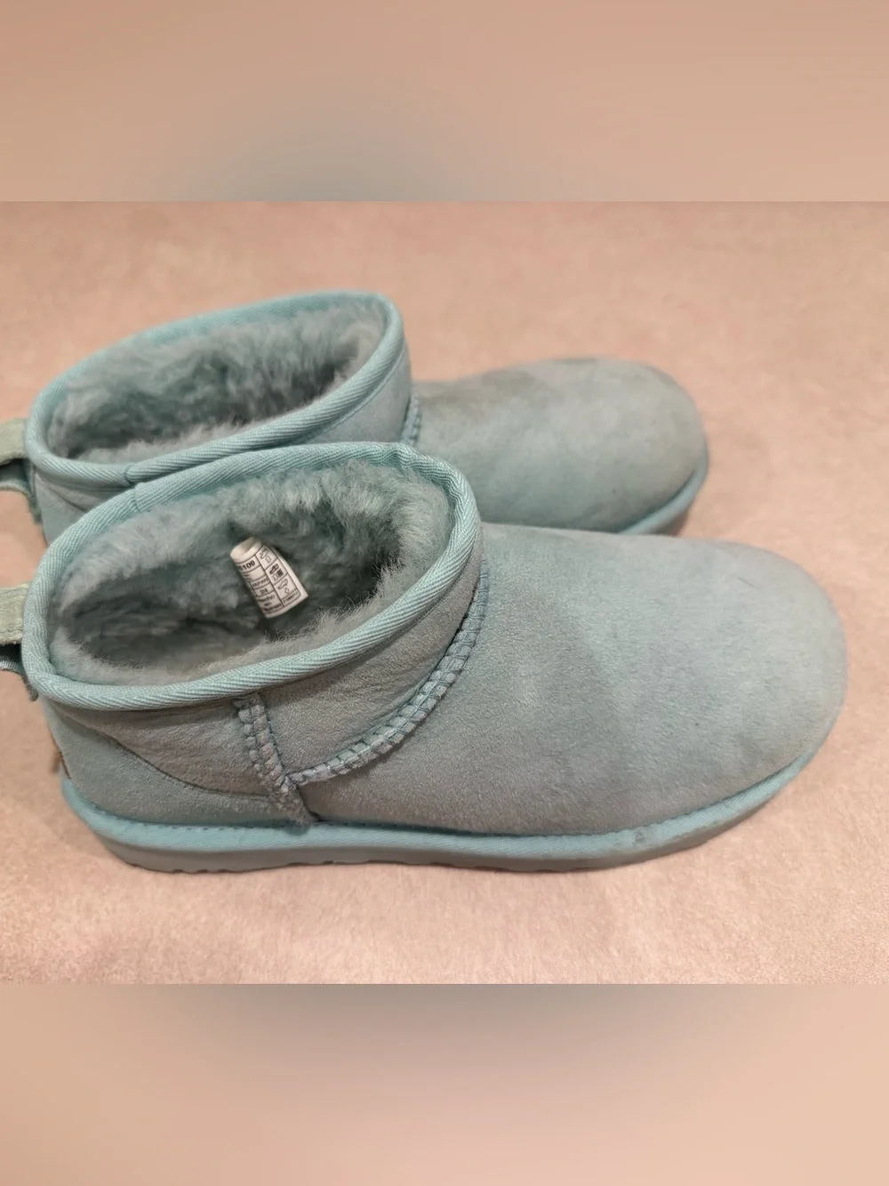 UGG MINI. Women’s Shearling Lined Boots - Light Blue