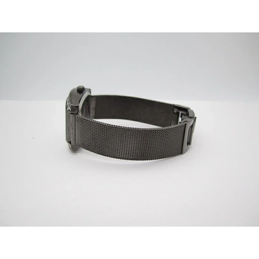 Isaac Mizrahi conditions lens