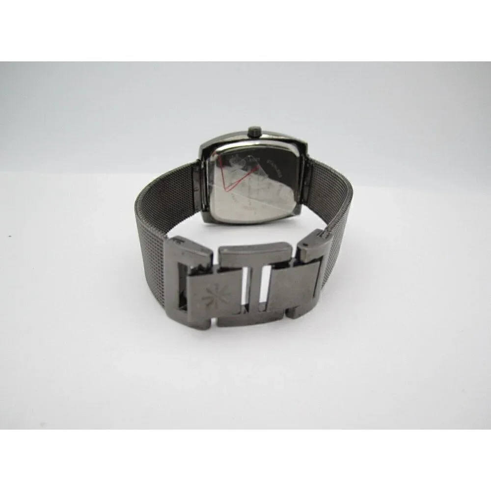 Isaac Mizrahi conditions lens