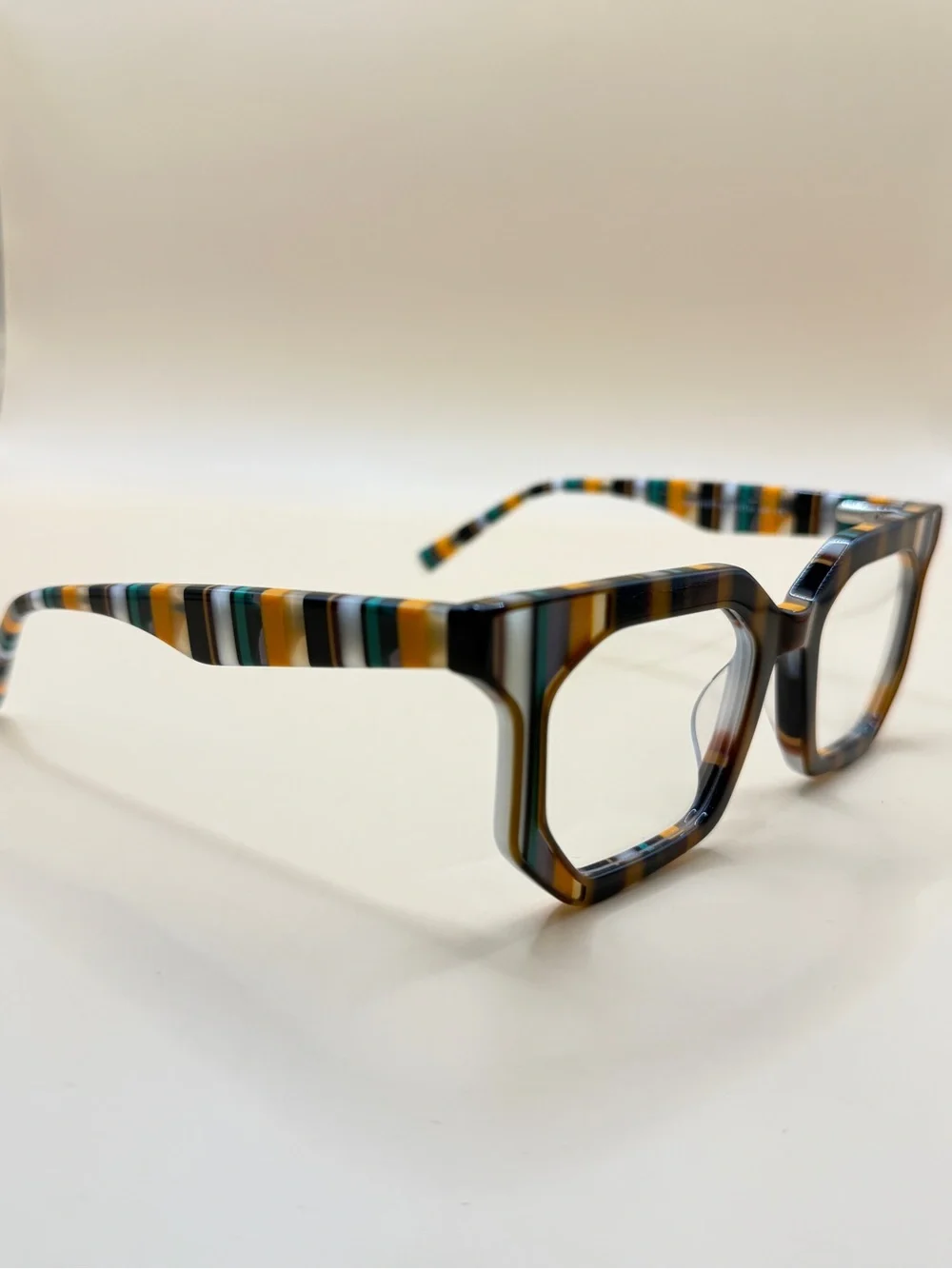 Vooglam striped frames