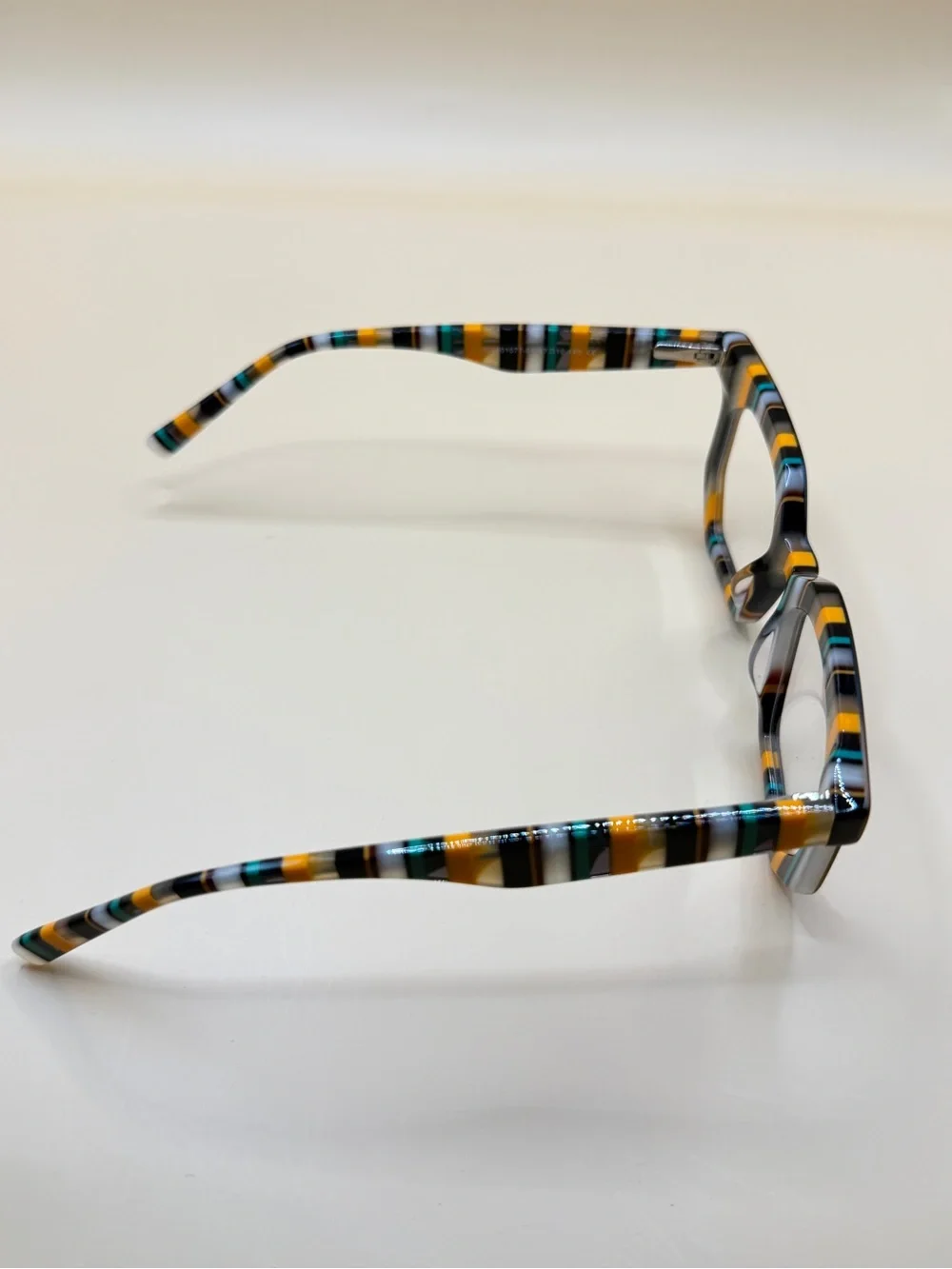 Vooglam striped frames