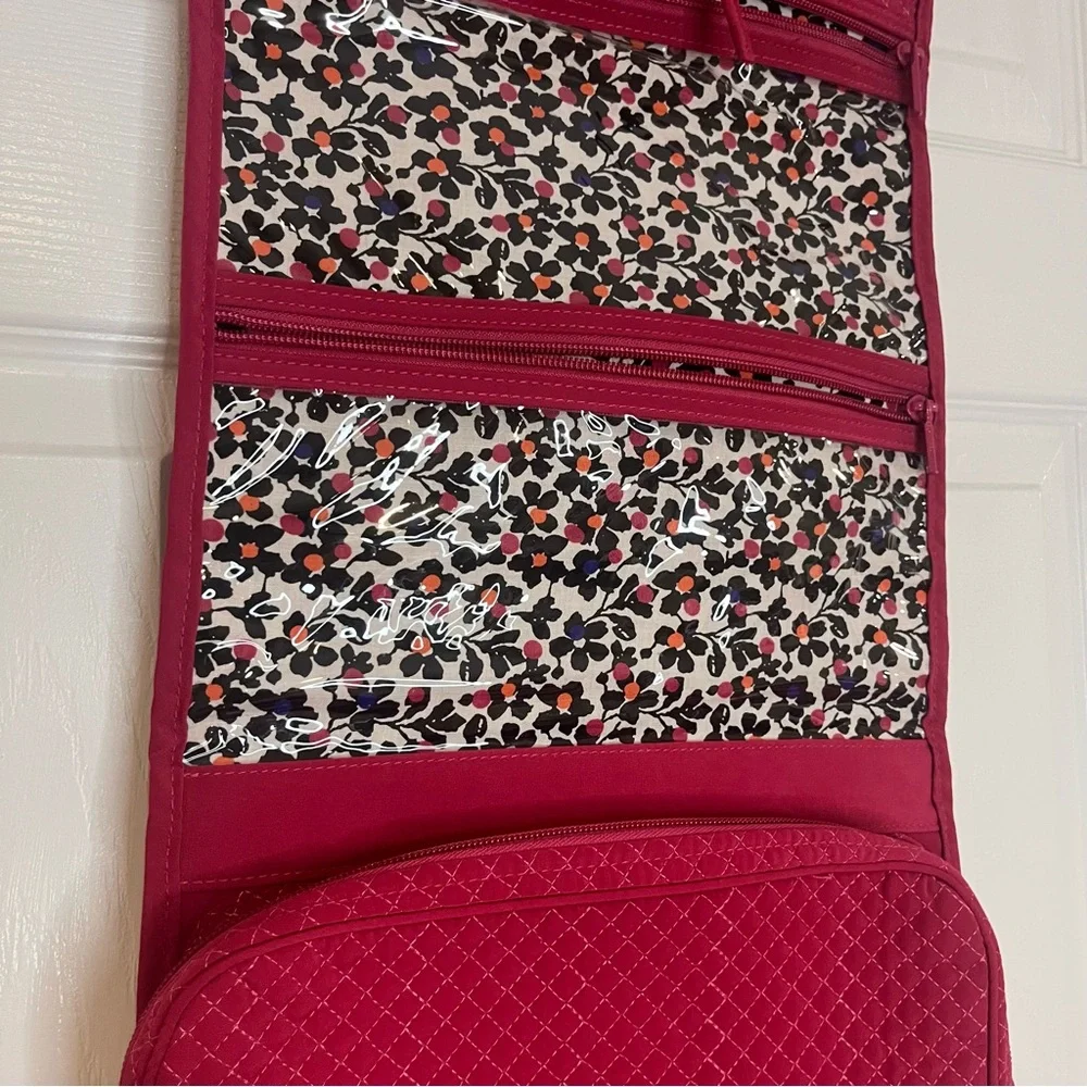 Vera Bradley, Maggenta travel case Quilted Women's Bag EUC
