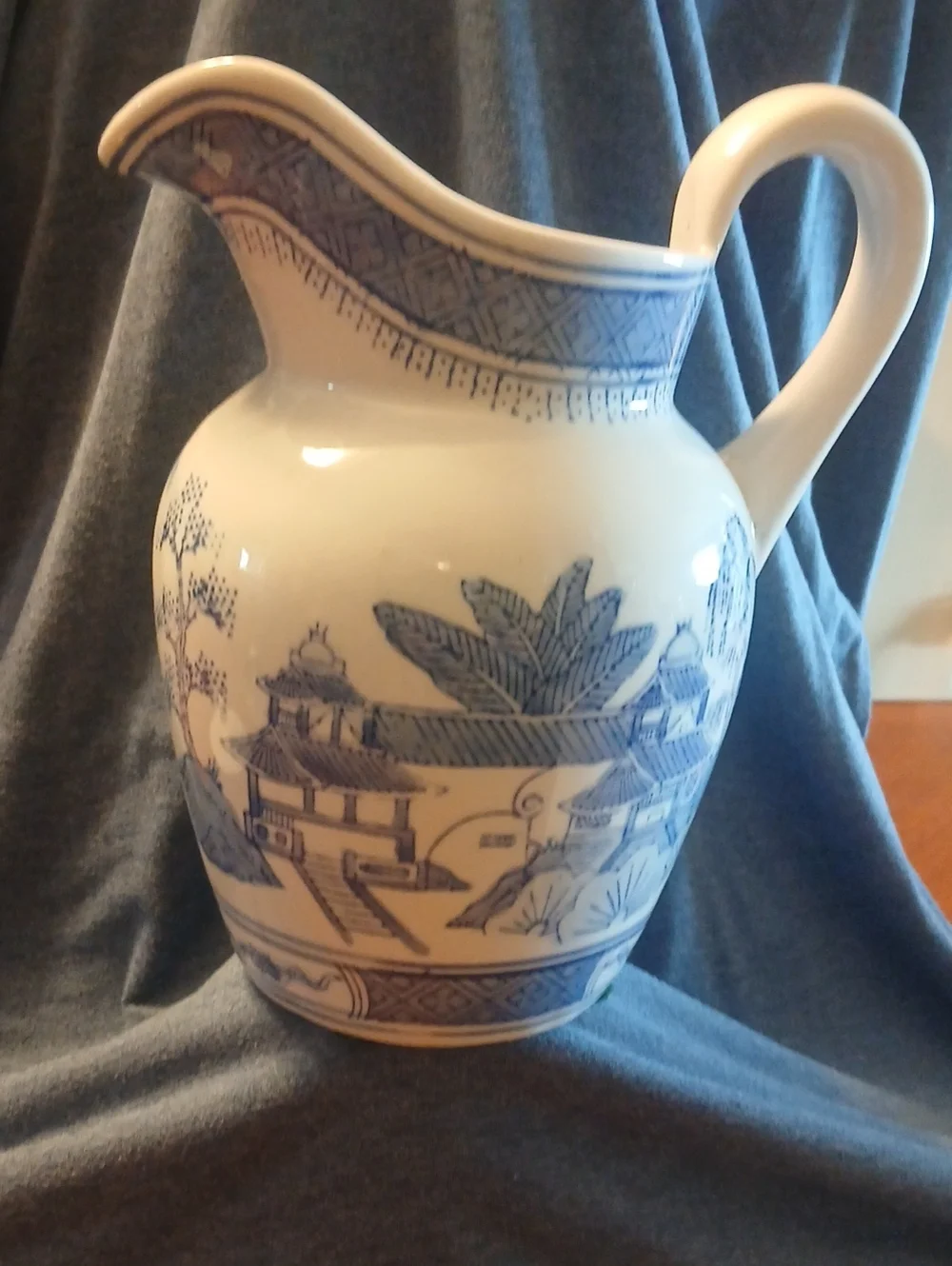 Vintage IDG Blue Willow Chinouserie Porcelain Pitcher/Water Jug