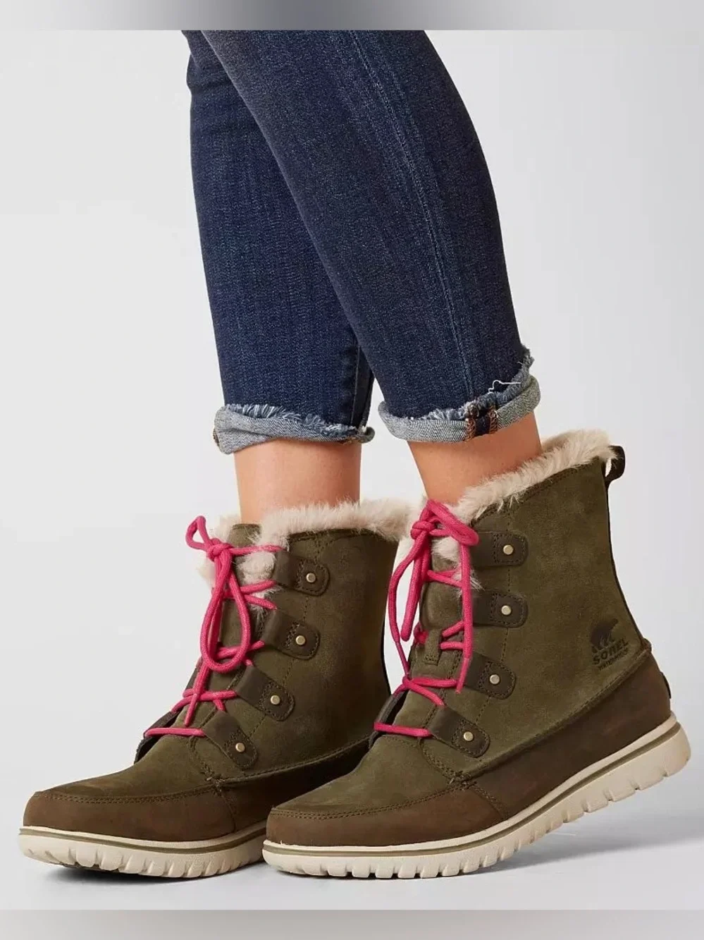 Sorel Cozy Joan in olive green