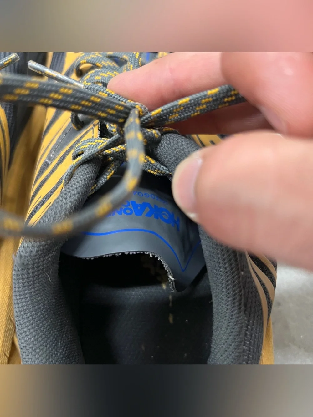 Hoka One One Speedgoat 4 Mens Running Shoes Size 10 Sneakers Golden Yellow