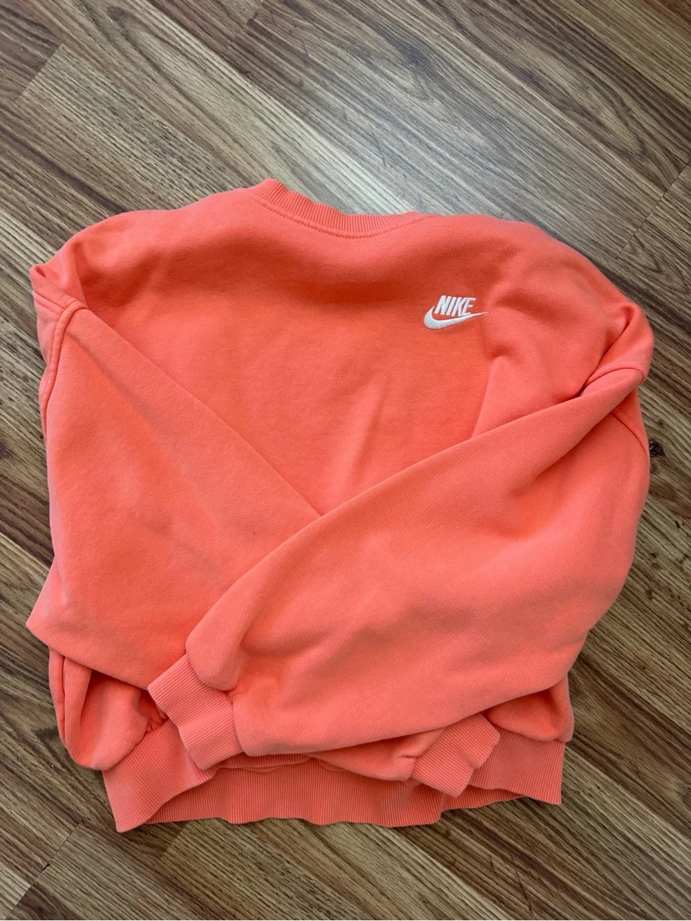 Nike easy neck
