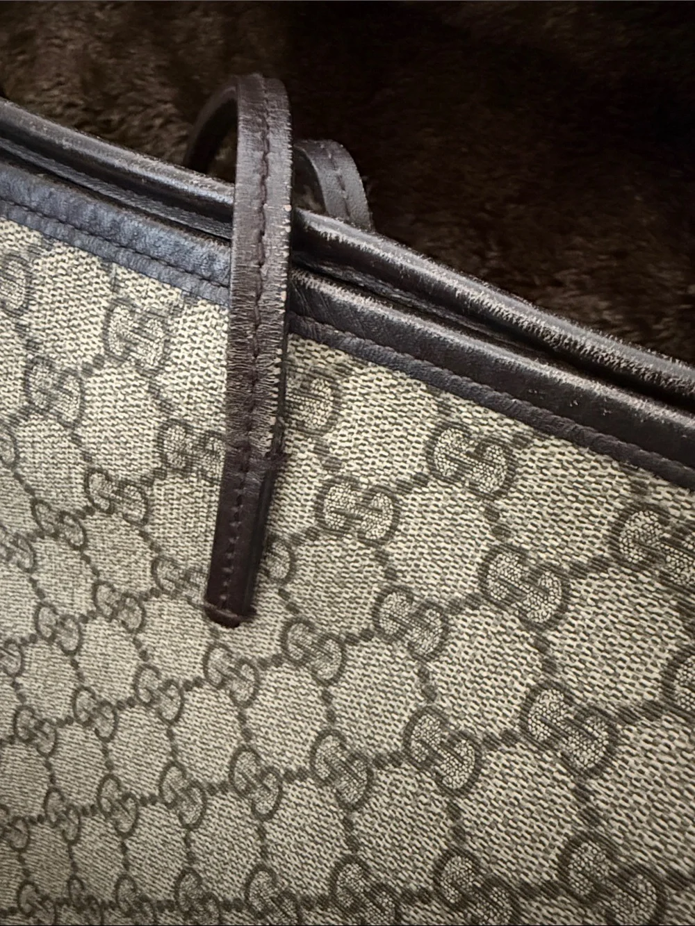 Gucci tote featuring