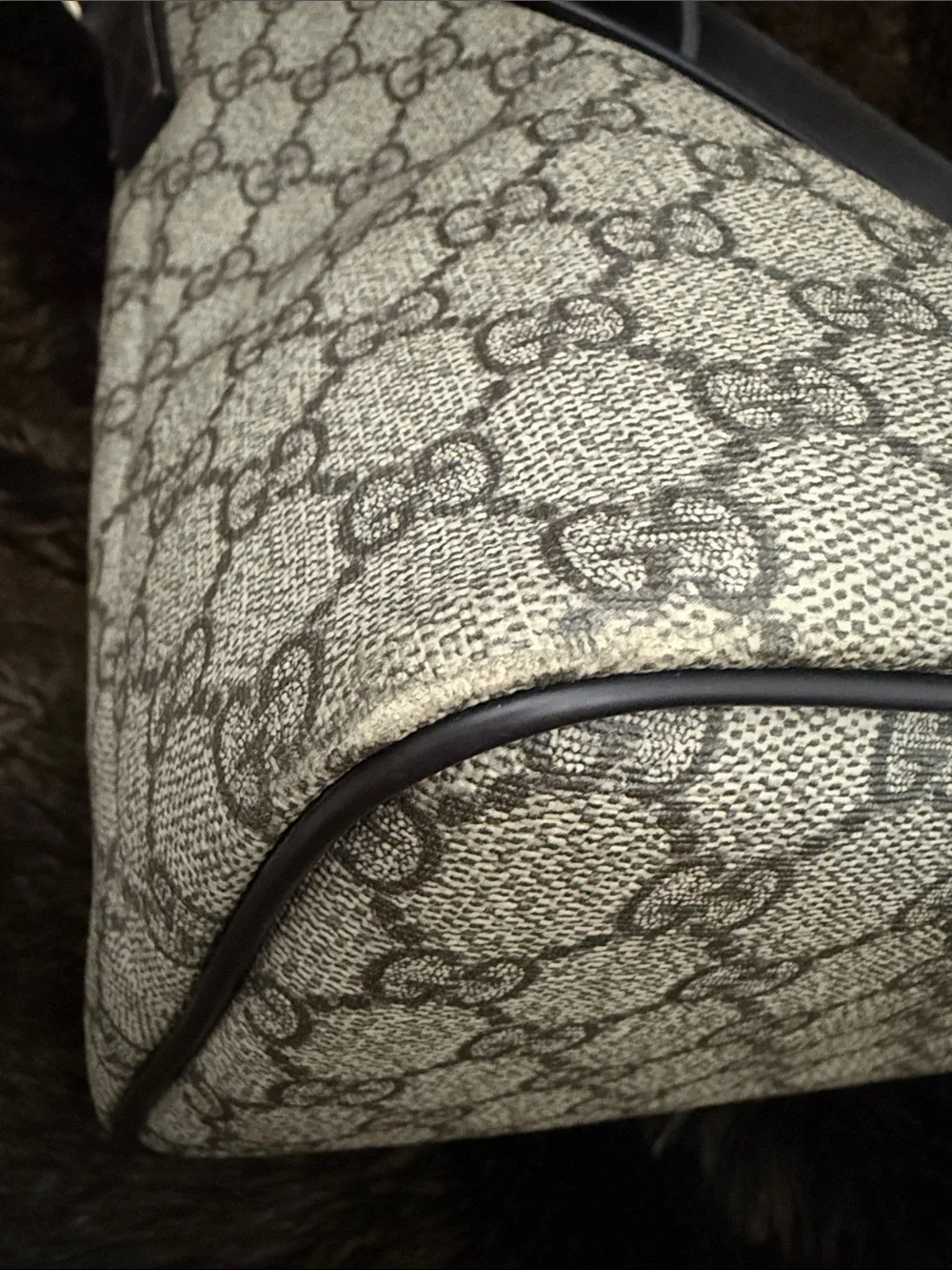 Gucci tote featuring