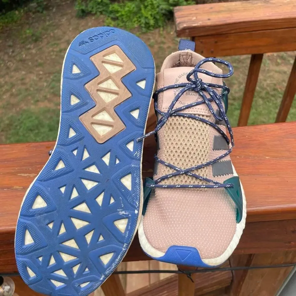 Adidas Boost Women's 8.5  Tan Blue Sneakers