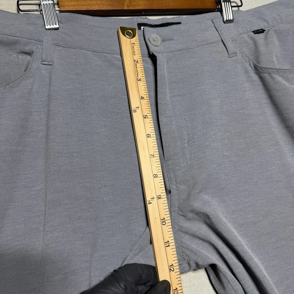 TravisMathew Pants Men 40x32 Gray Straight IMQ534 Golf Performance Tech