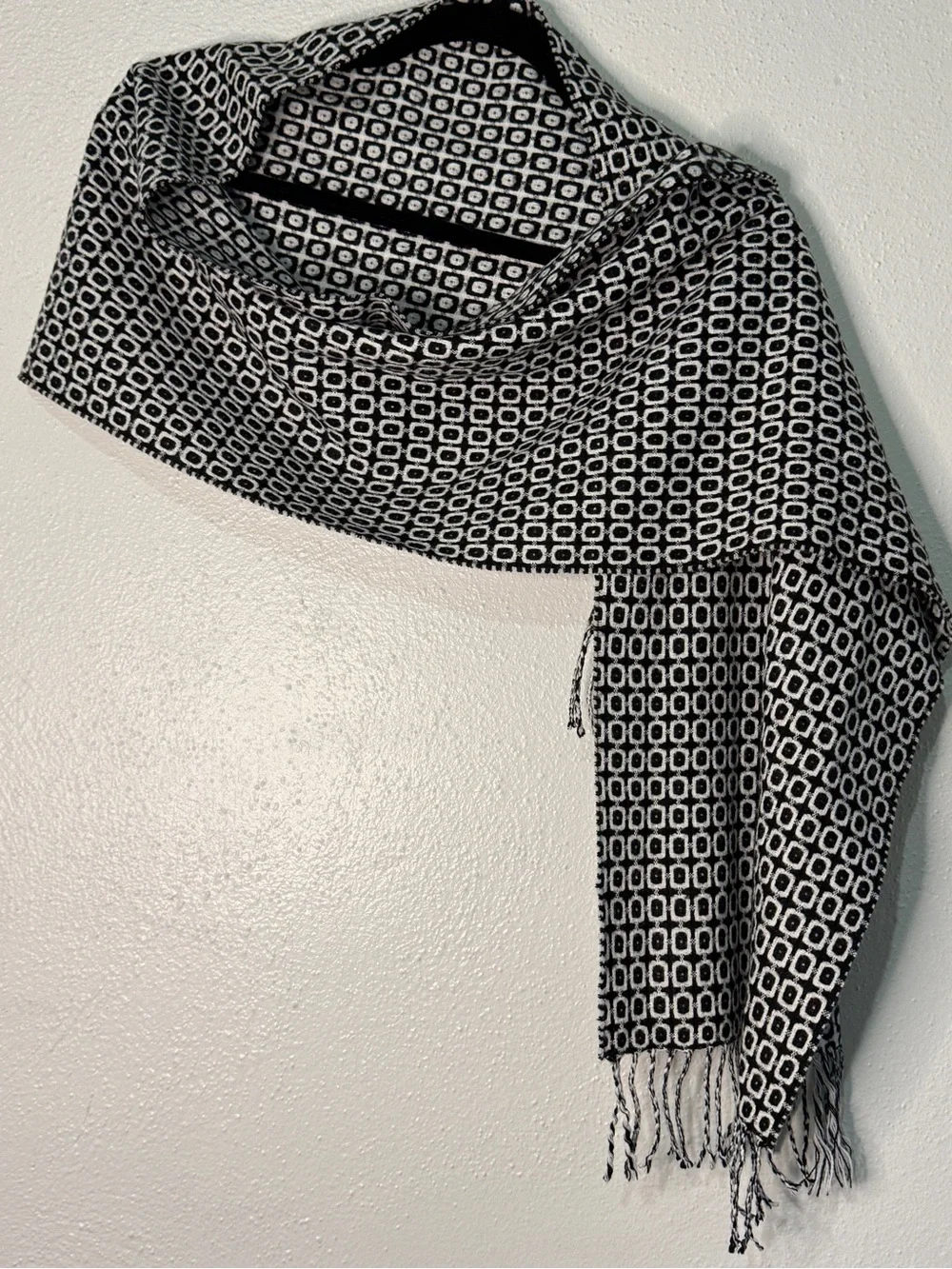 100% Cashmere Scarf.  Made in Scotland  - Black & White. 12” X 68”