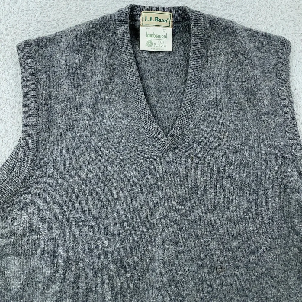 L.L. Bean Sweater Vest FITS S/M Gray 100% Lambswool Knit V Neck Made in England‎