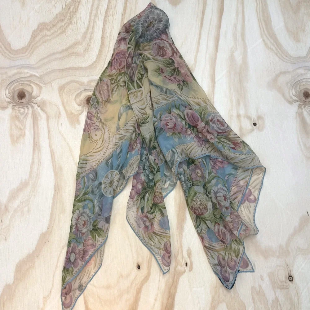 Ralph Lauren versatile hand