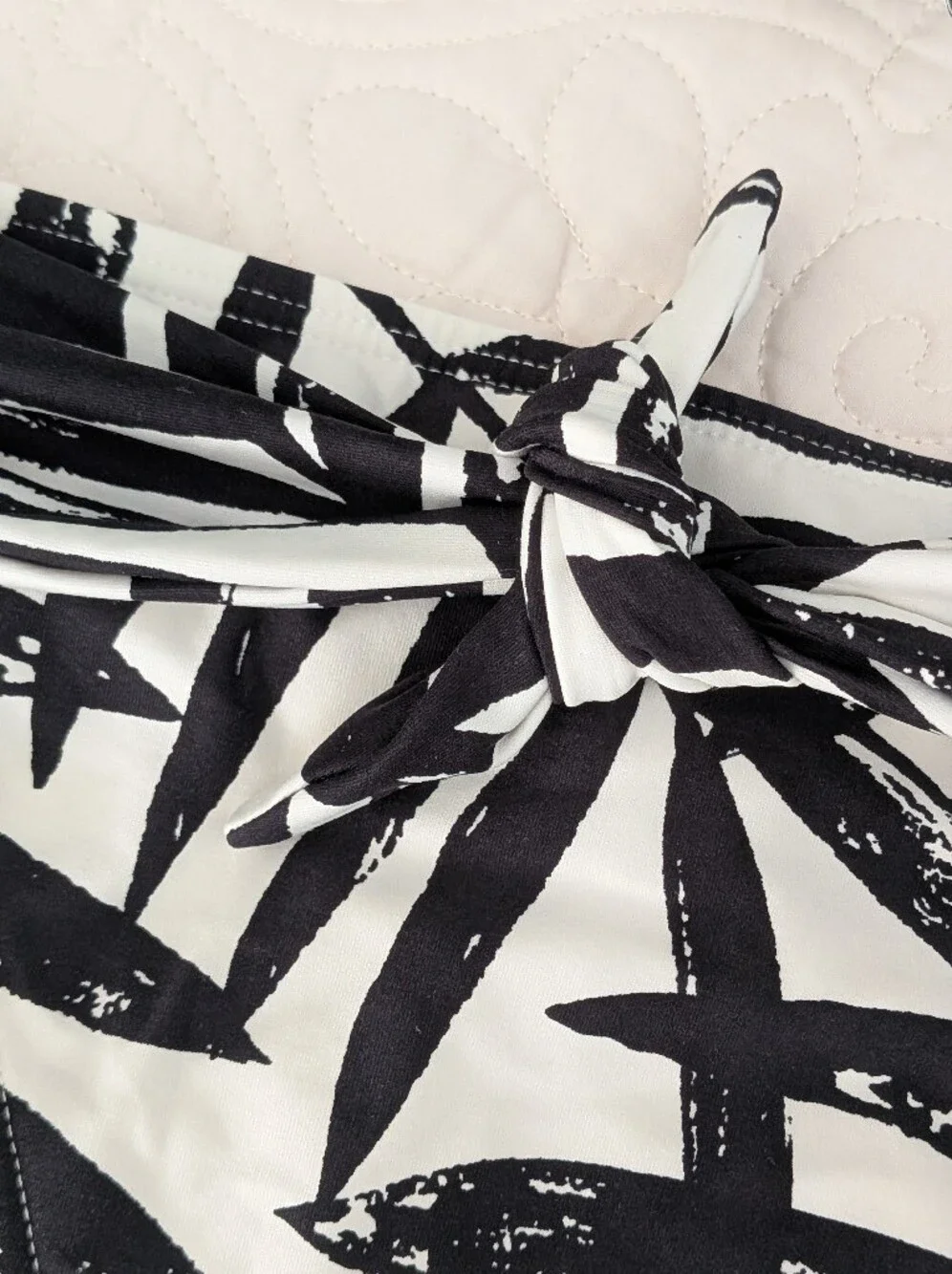 Carmen Marc Valvo Black & White Tropical Palm Bikini Set - XS