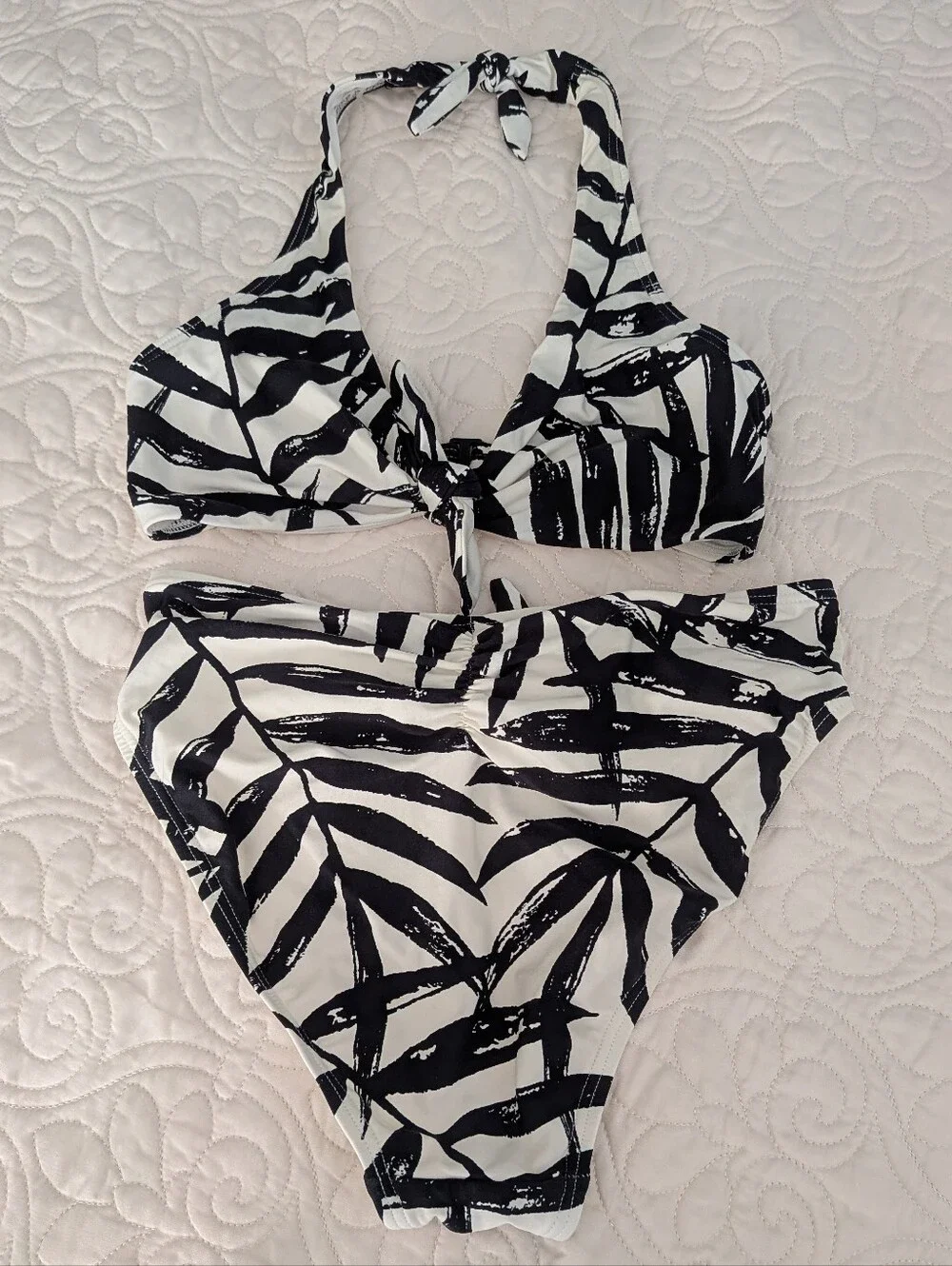 Carmen Marc Valvo Black & White Tropical Palm Bikini Set - XS