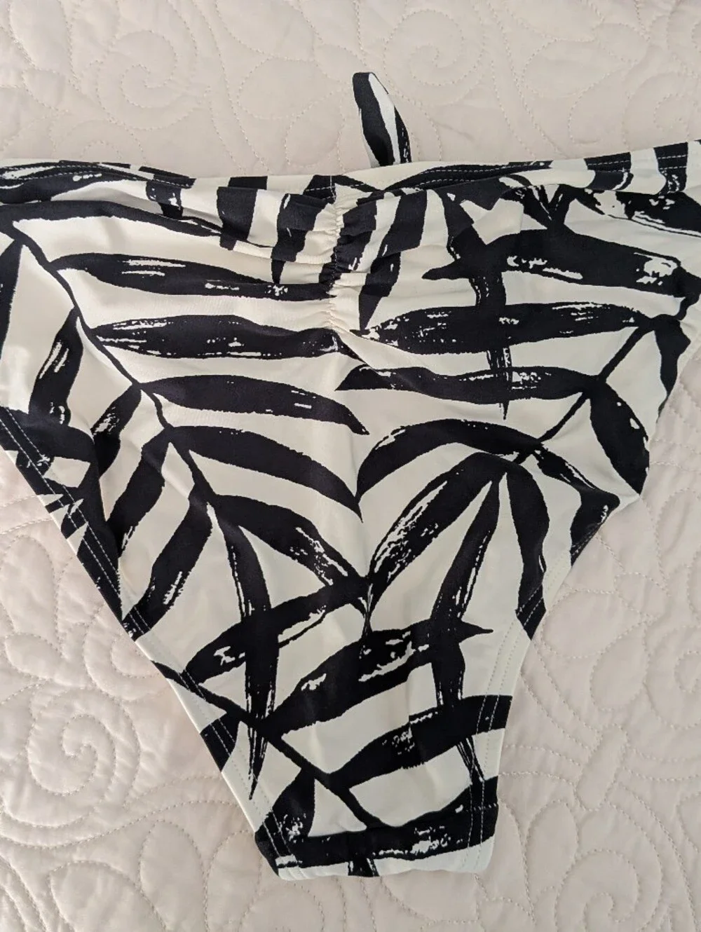 Carmen Marc Valvo Black & White Tropical Palm Bikini Set - XS
