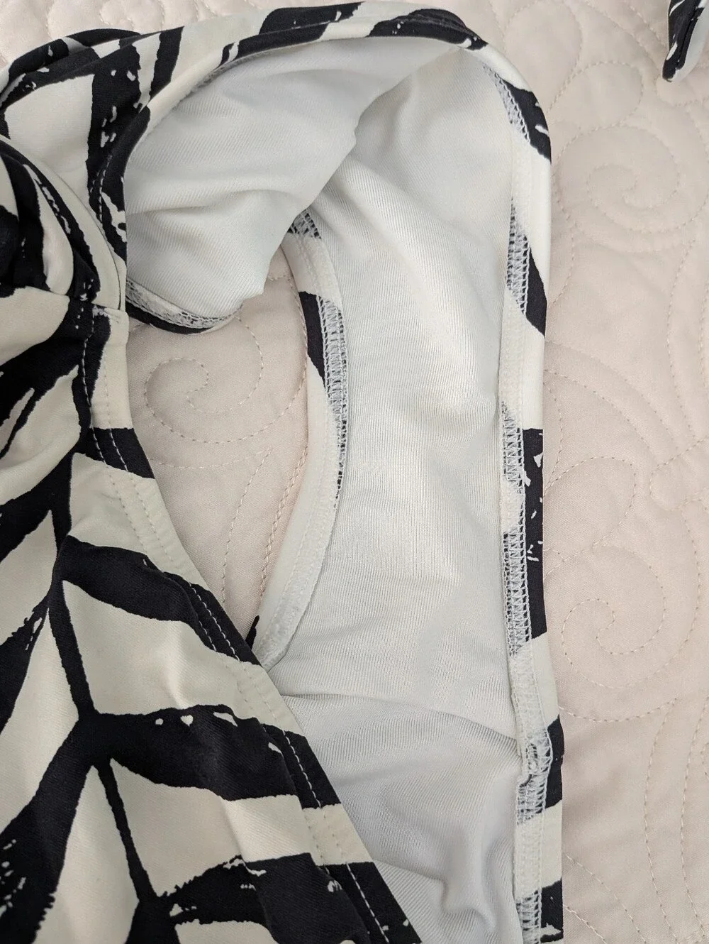Carmen Marc Valvo Black & White Tropical Palm Bikini Set - XS