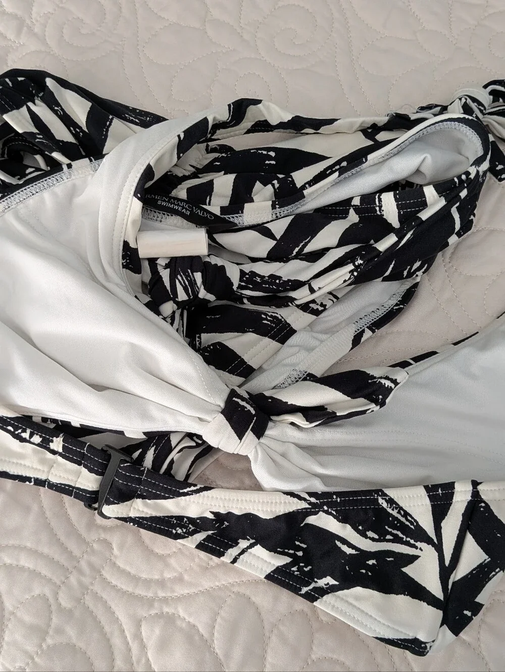 Carmen Marc Valvo Black & White Tropical Palm Bikini Set - XS