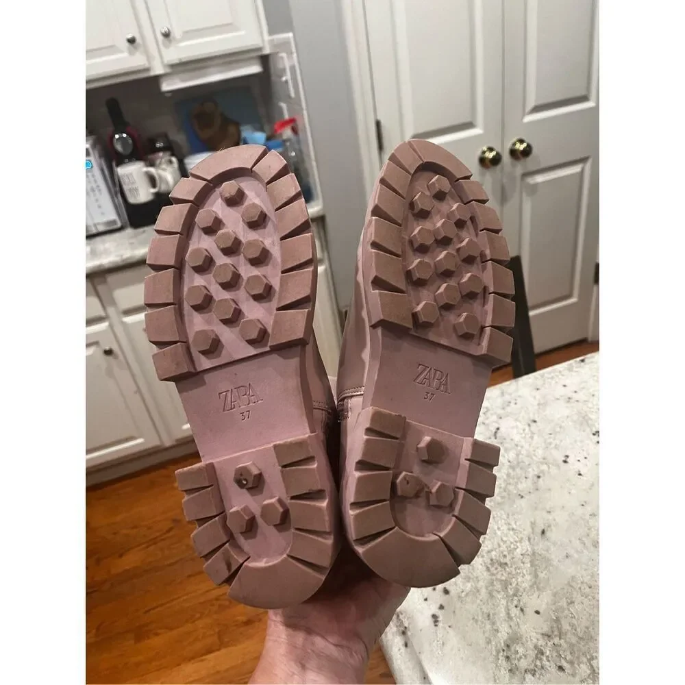 Zara Lavender Elastic Panel Faux Leather Lug Boits sz 37 or 6.5 (flaw)