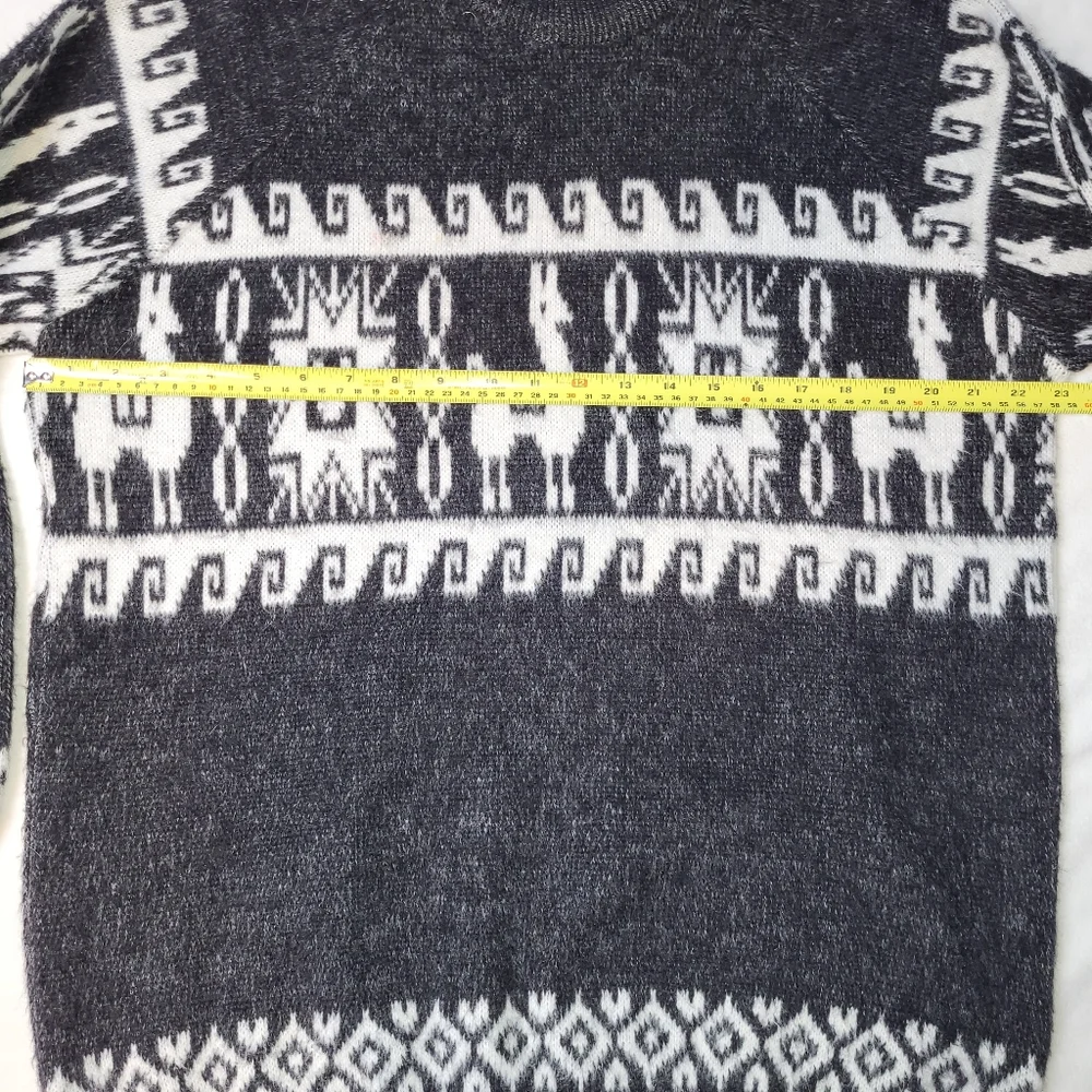 Alpaca Crewneck Sweater Men's Size Large Gray‎ White Aztec Chunky Fuzzy